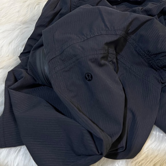 EUC [Lululemon] Black Tracker < Seawall > Workout Pants | Mens Small · Medium - Picture 5 of 16